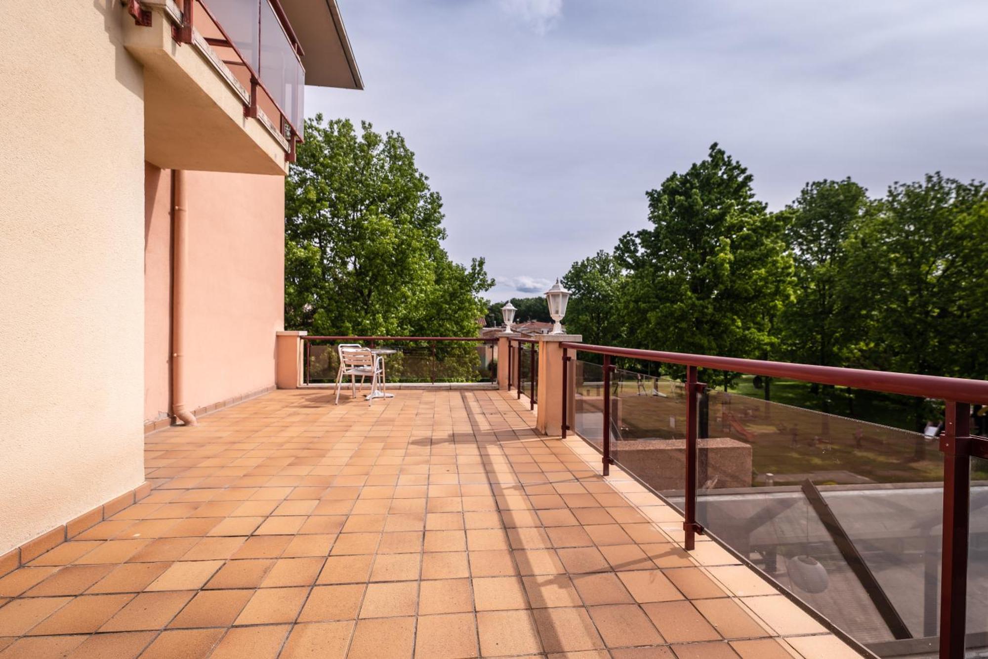 Hotel La Perla D'Olot Extérieur photo